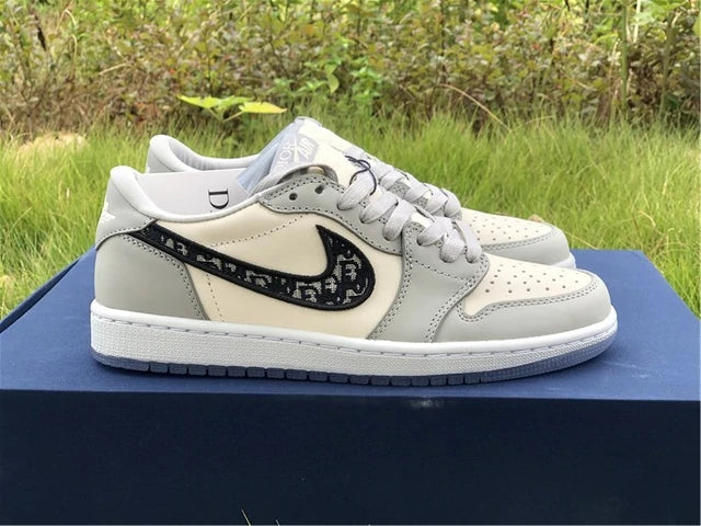 Tênis Nike Air Jordan 1 Retro Low Dior