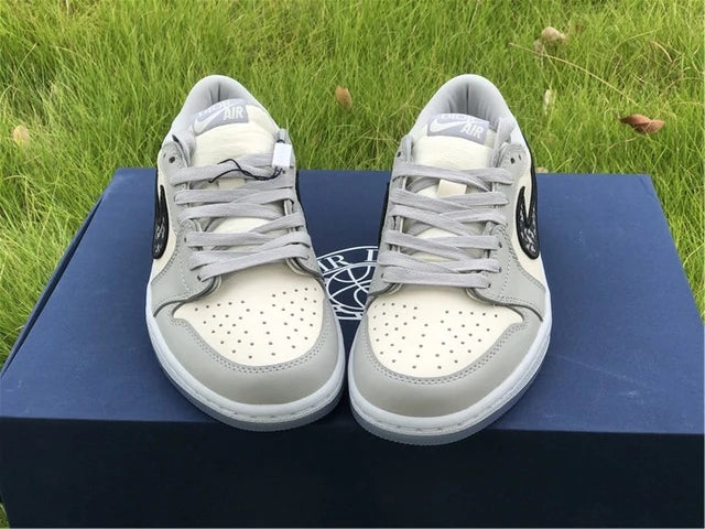 Tênis Nike Air Jordan 1 Retro Low Dior