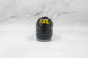 Tênis Louis Vuitton Trainer Black Signature