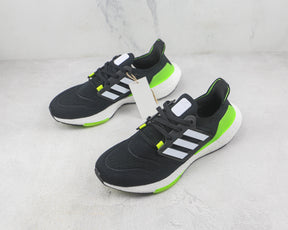 Tênis Adidas Ultra Boost 22  Black and Green