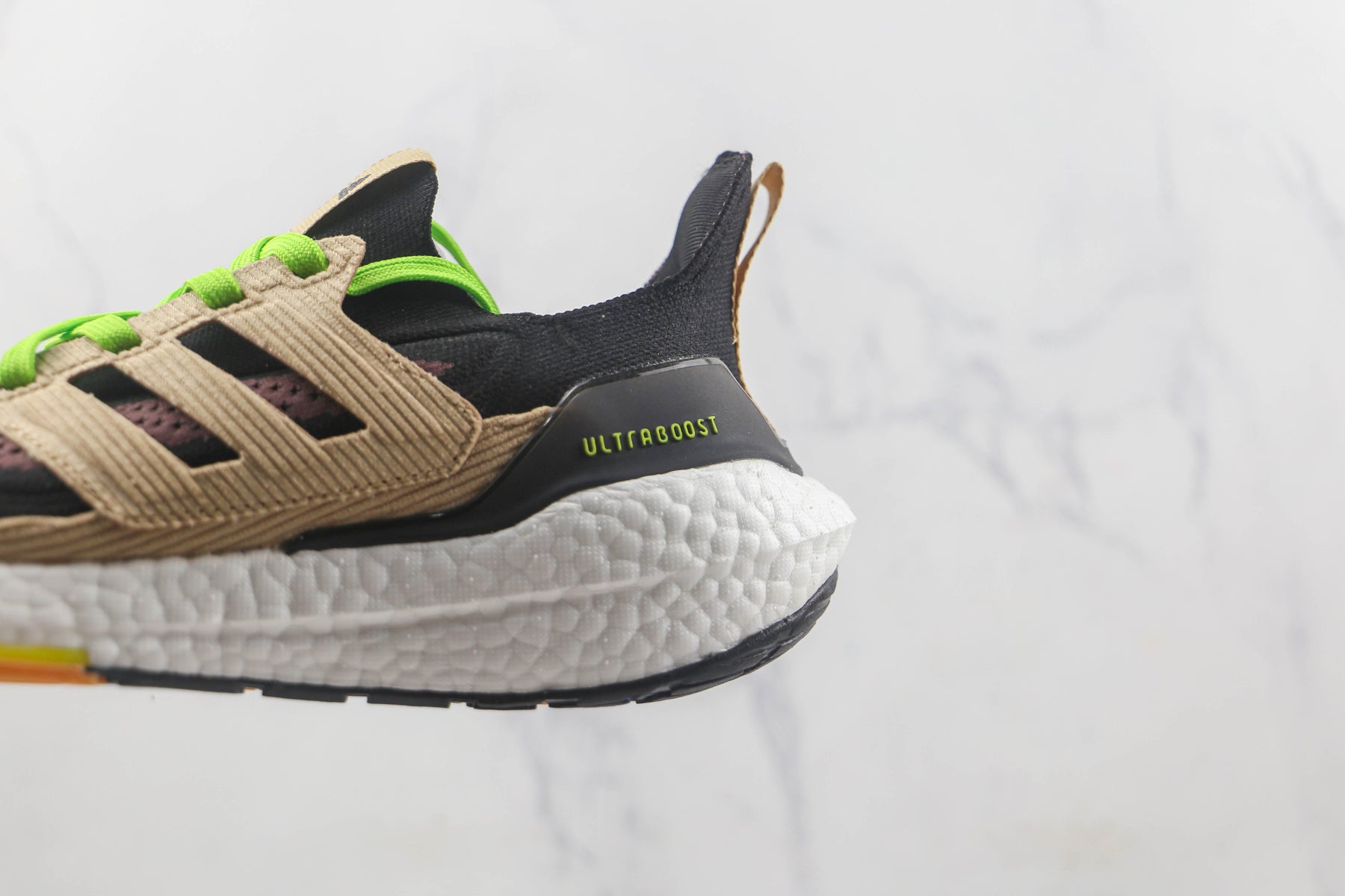 Tênis Adidas Ultra Boost 22  Black Beige Tone