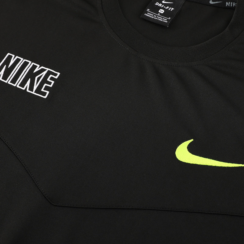 Conjunto Nike Repeat Masculino Camisa e Bermuda Preto