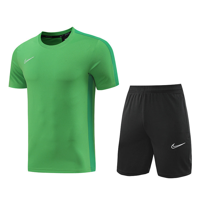 Conjunto Nike Masculino Camisa Verde e Bermuda Preta