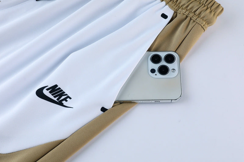 Conjunto Nike Masculino Camisa e Bermuda Marrom e Branco