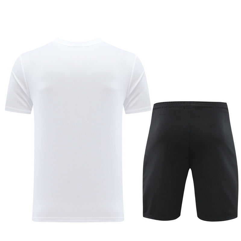 Conjunto Nike Camisa e Bermuda Branco e Preto