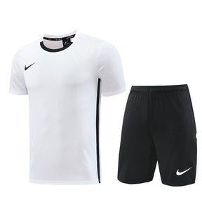 Conjunto Nike Camisa e Bermuda Branco e Preto