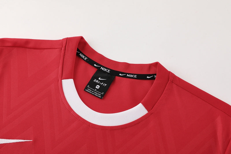 Conjunto Nike Camisa e Bermuda Vermelho e Preto