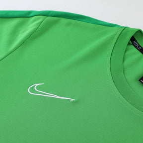 Conjunto Nike Masculino Camisa Verde e Bermuda Preta