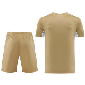 Conjunto Nike Masculino Camisa e Bermuda Marrom e Branco