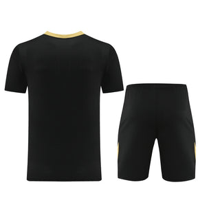 Conjunto Nike Masculino Camisa e Bermuda Preto e Dourado