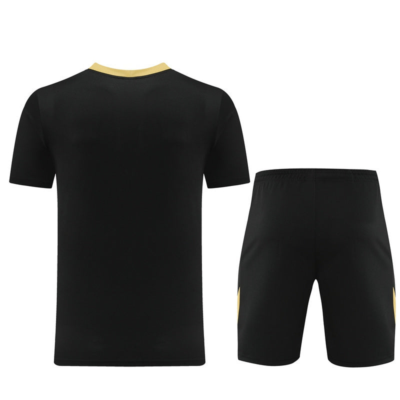 Conjunto Nike Masculino Camisa e Bermuda Preto e Dourado