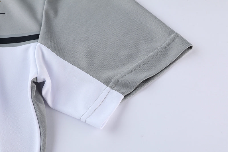 Conjunto Nike Masculino Camisa e Bermuda Cinza e Branco