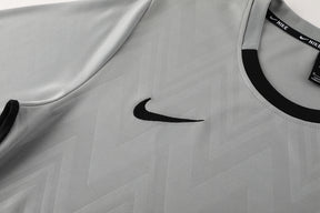 Conjunto Nike Camisa e Bermuda Cinza e Preto
