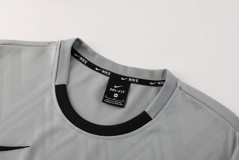 Conjunto Nike Camisa e Bermuda Cinza e Preto