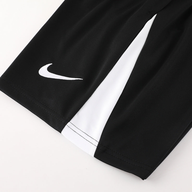 Conjunto Nike Camisa e Bermuda Branco e Preto
