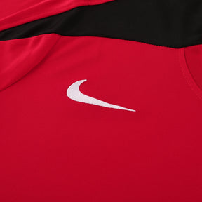 Conjunto Nike Masculino Camisa Vermelha e Bermuda Preta
