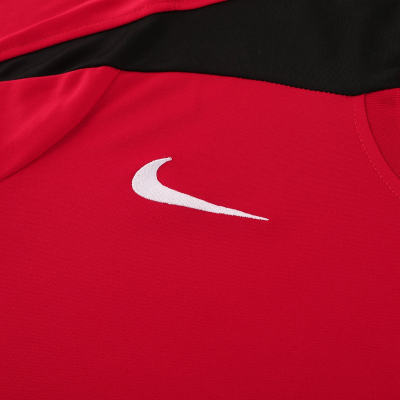 Conjunto Nike Masculino Camisa Vermelha e Bermuda Preta