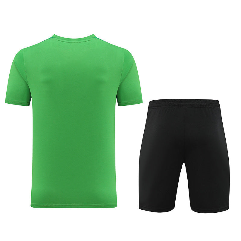 Conjunto Nike Masculino Camisa Verde e Bermuda Preta