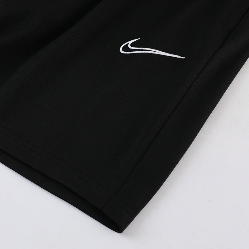 Conjunto Nike Masculino Camisa Verde e Bermuda Preta