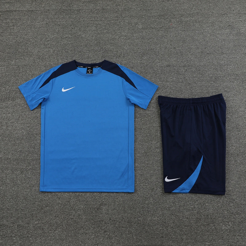 Conjunto Nike Masculino Camisa Azul e Bermuda Azul Marinho