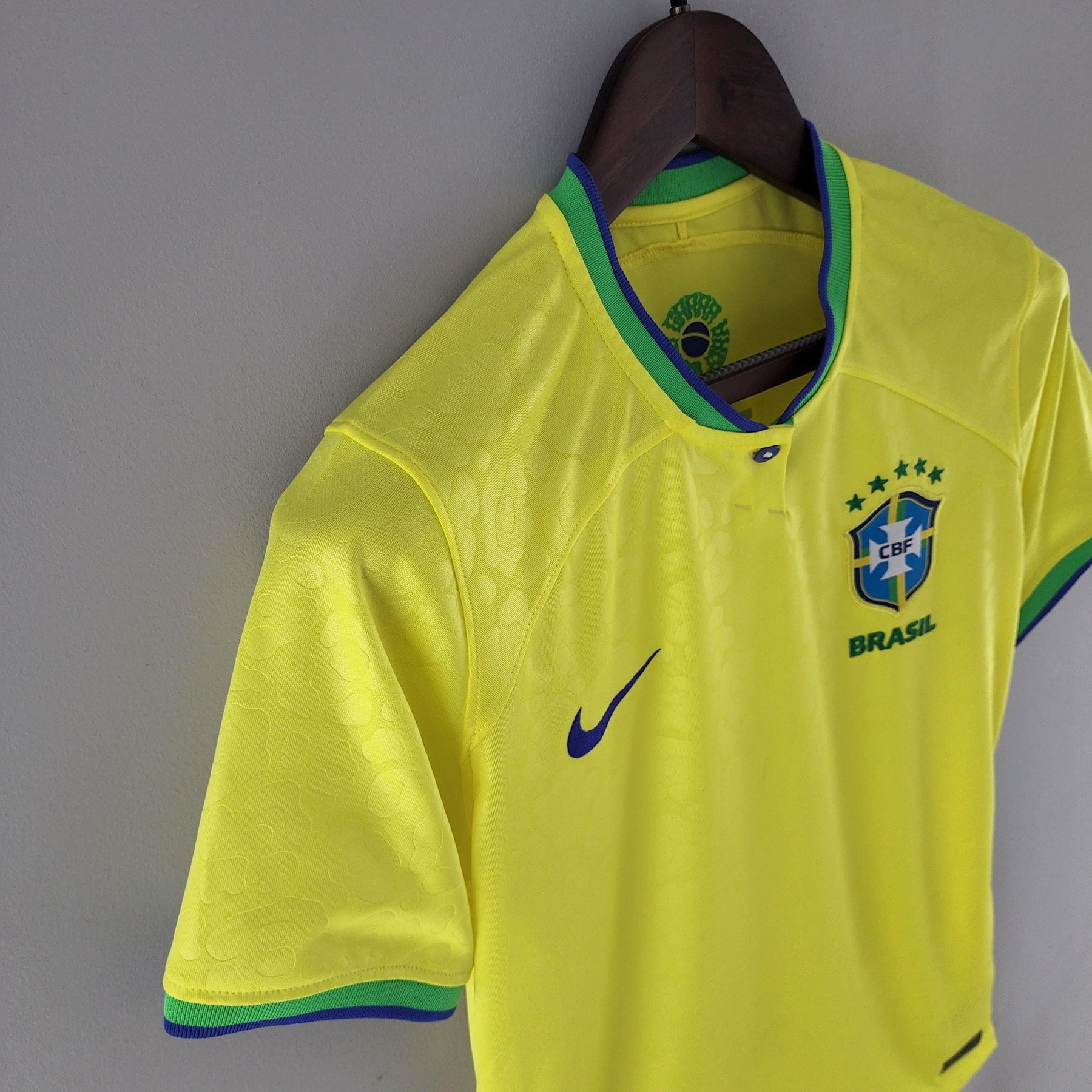 Camisa Feminina Seleção Brasil I 22/23 Nike - Amarelo - Loja da Seven Oficial