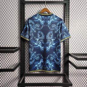 Camisa Seleção Itália x Versace - Puma - Azul - Loja da Seven Oficial