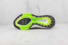 Tênis Adidas Ultra Boost 22  Black and Green