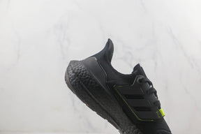 Tênis Adidas Ultra Boost 22  Black Solar Yellow
