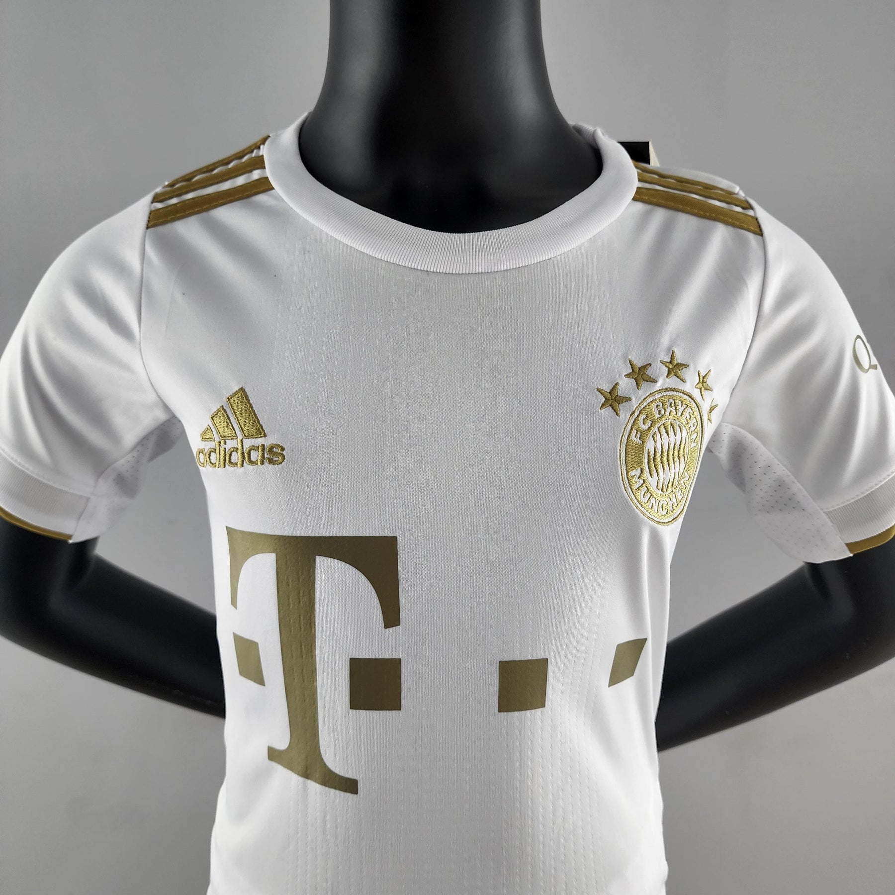 Kit Infantil Bayern de Munique II 22/23 Adidas - Branco - Loja da Seven Oficial